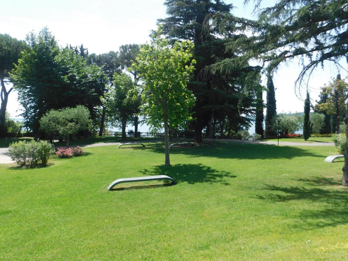 Lato Soleggiato @Gardazzurro Apartment Padenghe sul Garda Luaran gambar