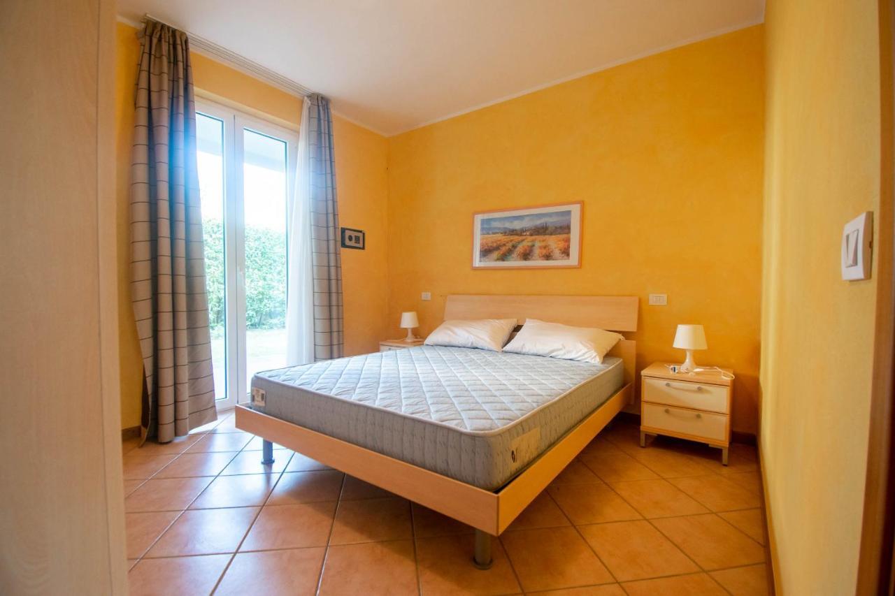 Lato Soleggiato @Gardazzurro Apartment Padenghe sul Garda Luaran gambar