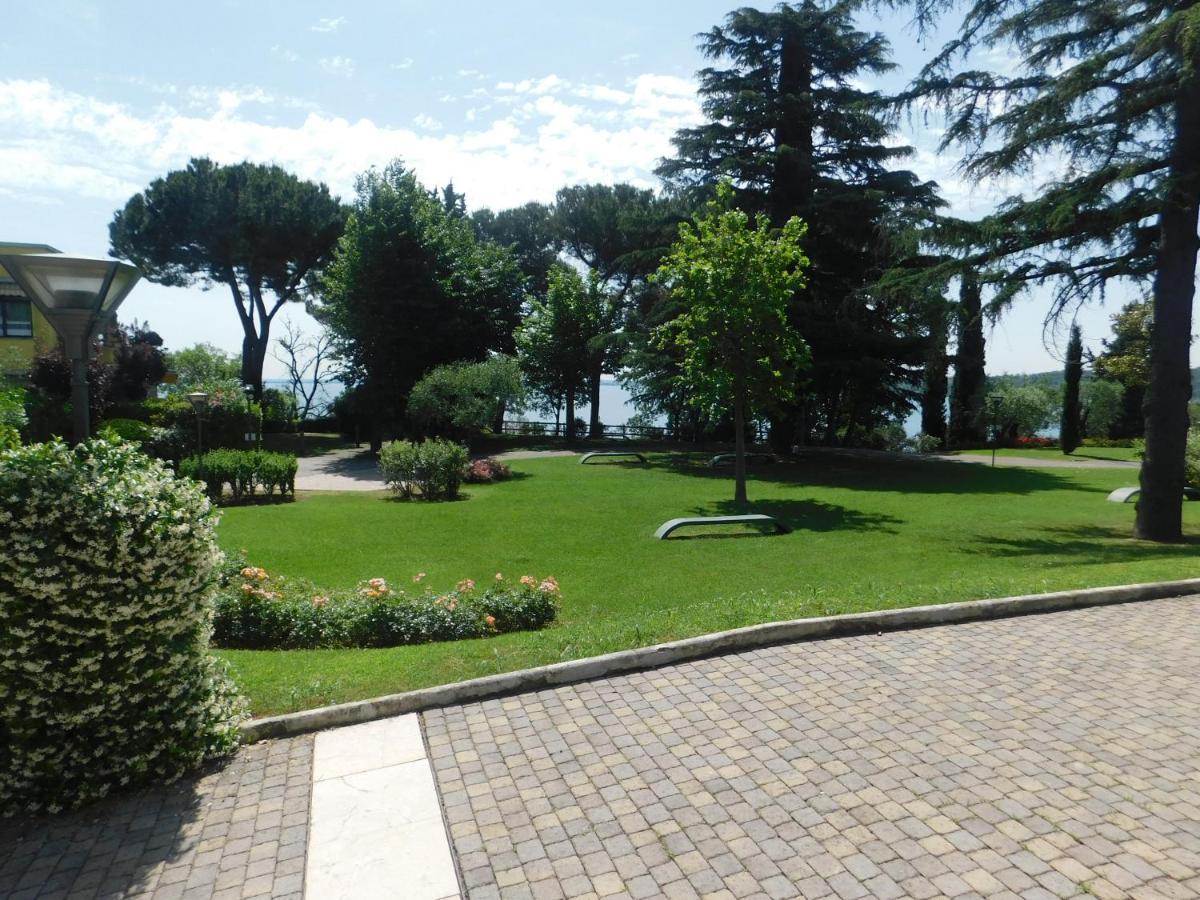 Lato Soleggiato @Gardazzurro Apartment Padenghe sul Garda Luaran gambar
