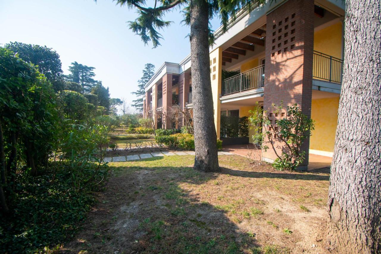Lato Soleggiato @Gardazzurro Apartment Padenghe sul Garda Luaran gambar