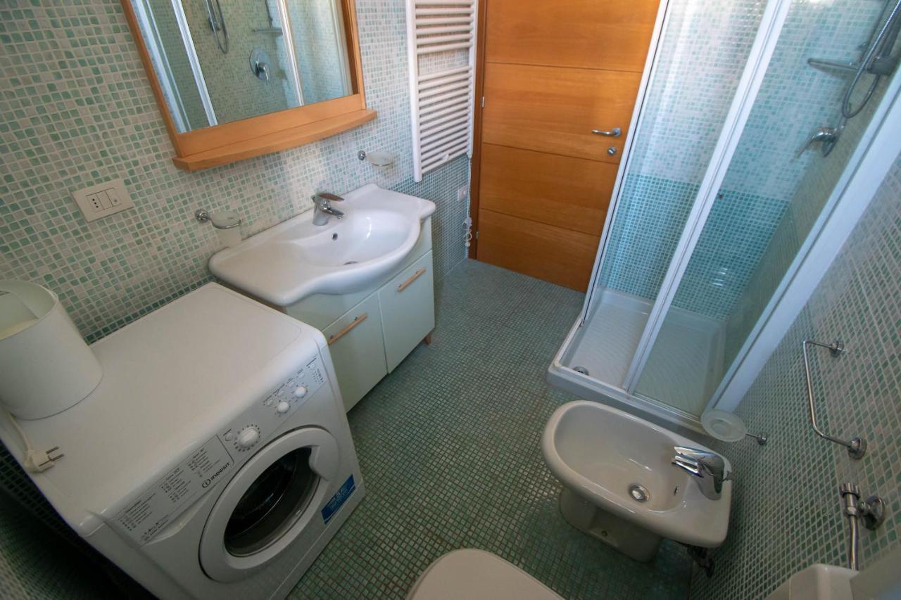 Lato Soleggiato @Gardazzurro Apartment Padenghe sul Garda Luaran gambar