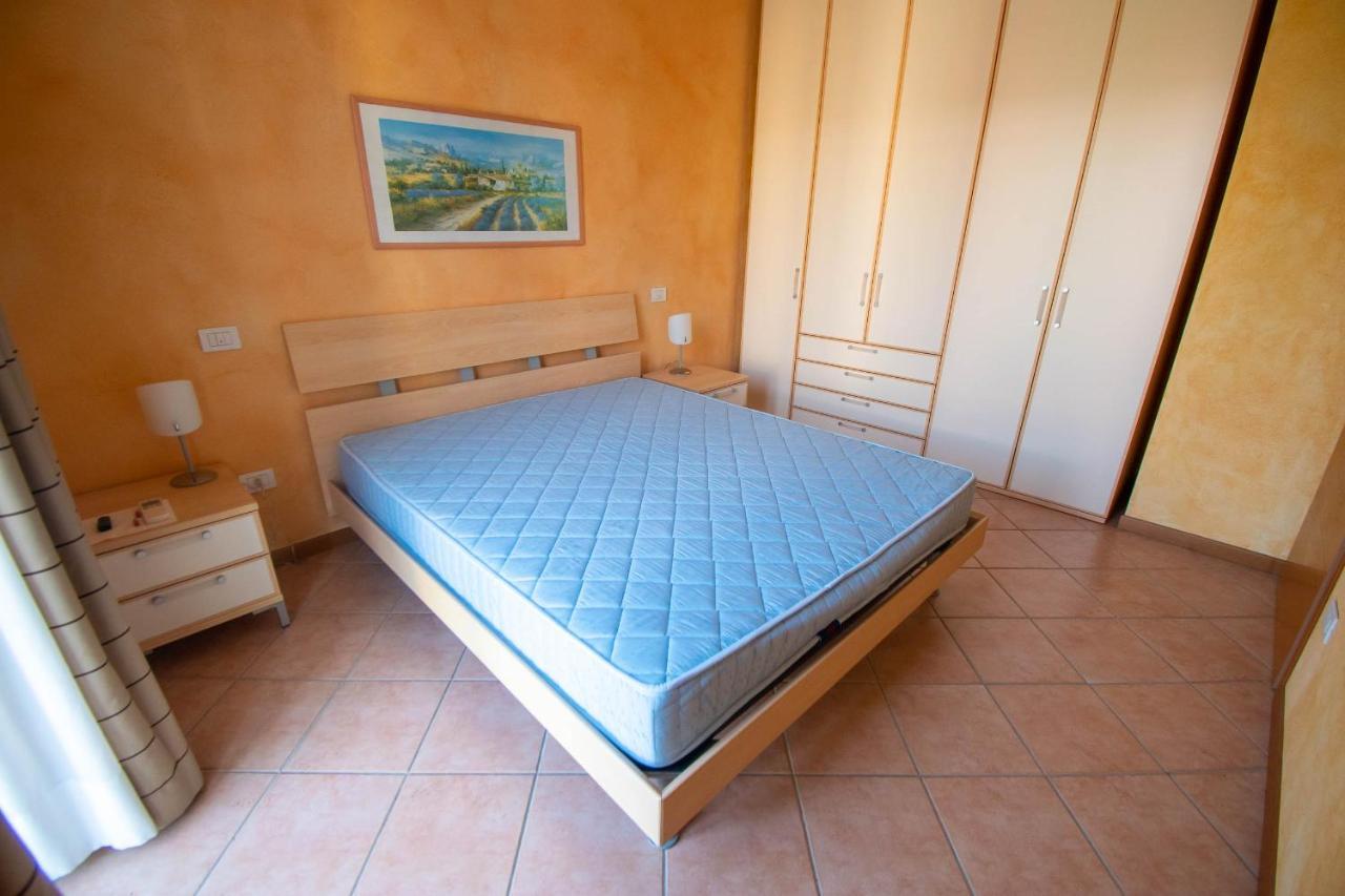 Lato Soleggiato @Gardazzurro Apartment Padenghe sul Garda Luaran gambar