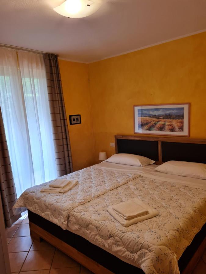 Lato Soleggiato @Gardazzurro Apartment Padenghe sul Garda Luaran gambar
