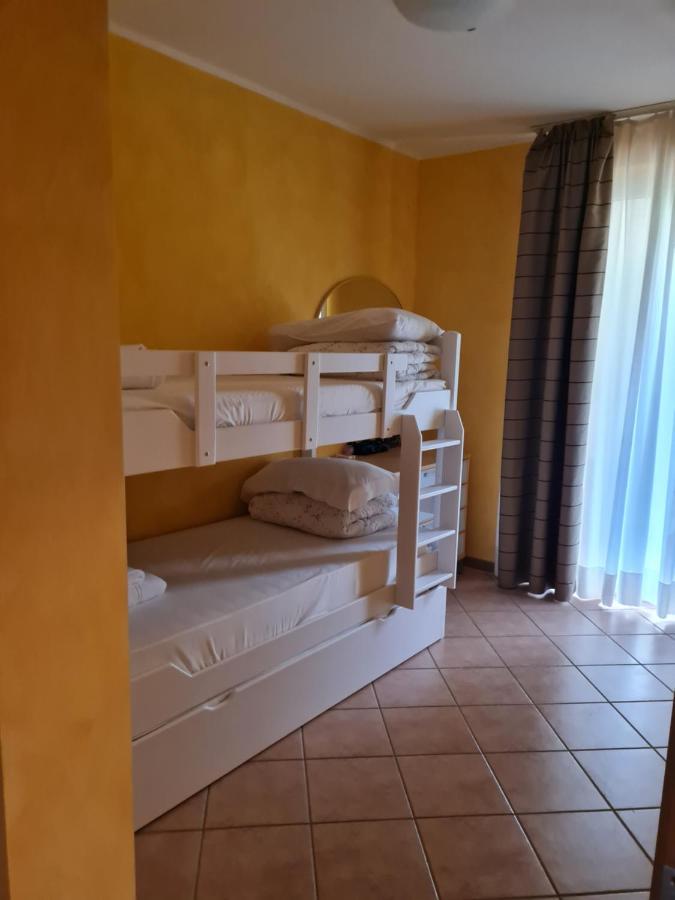 Lato Soleggiato @Gardazzurro Apartment Padenghe sul Garda Luaran gambar